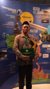 H. Sriatun-Kepala Desa Sapit