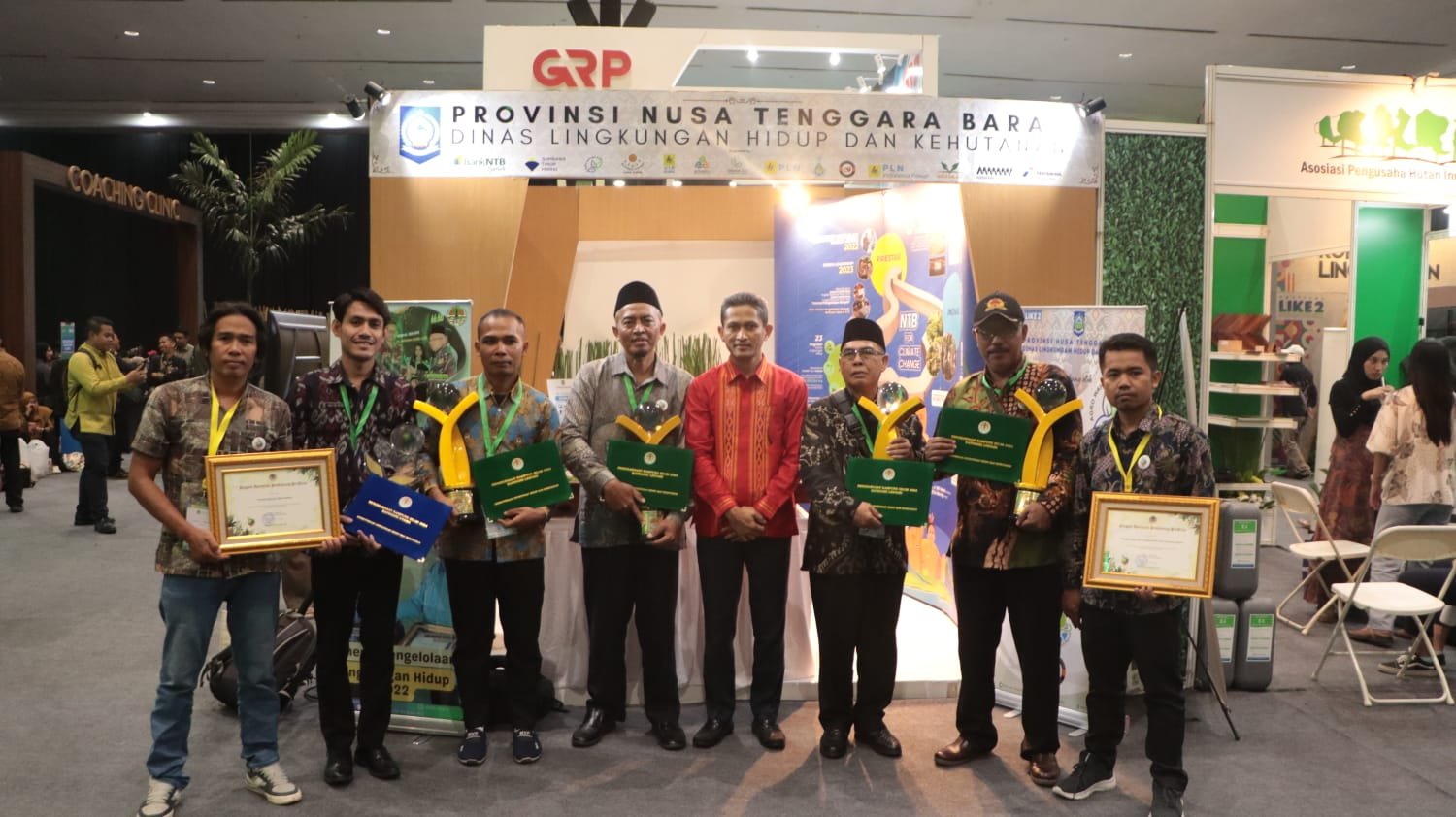 Penerimaan Piala Penghargaan ProKlim Lestari