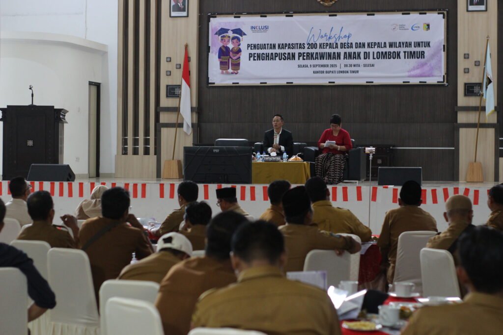 Sekda Lotim membuka Acara edukasi kades dan kawil untuk penghapusan perkawinan anak